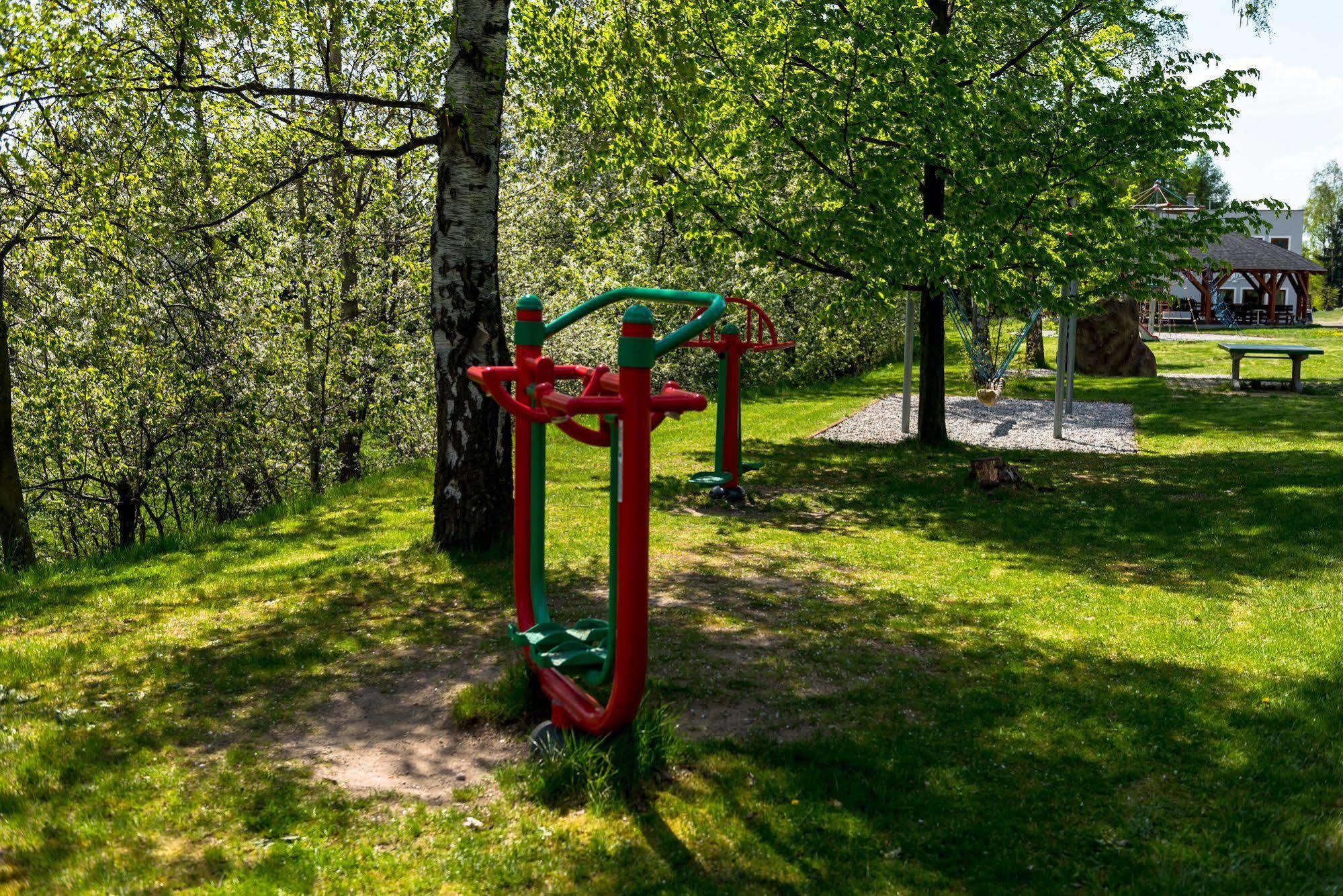 Camp Vary - Vitkova Hora - Veitsberg Karlovy Vary Kültér fotó